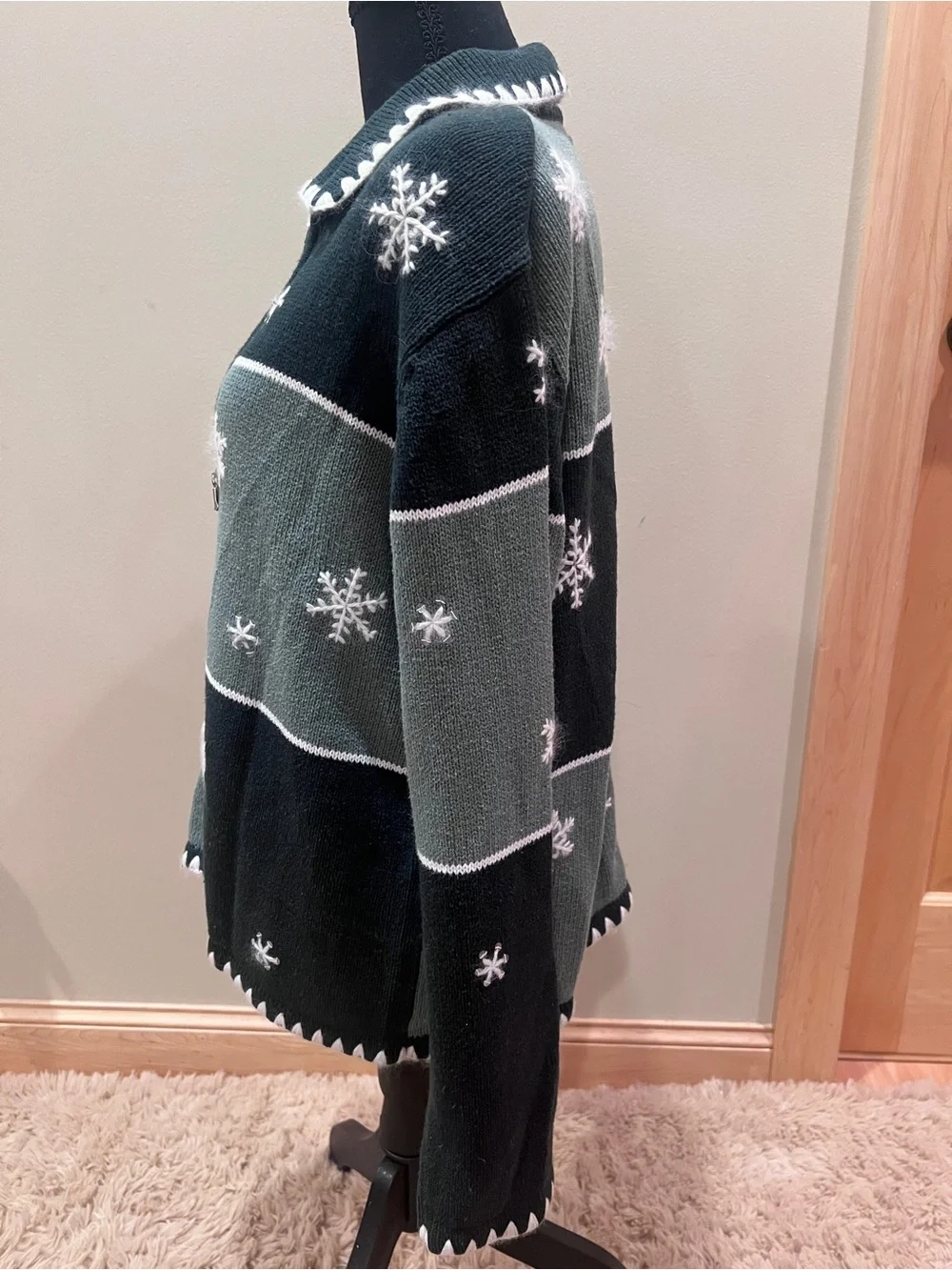 Christopher & Banks Women’s Embroidery Snowflake Sweater Cardigan Grandmacore L